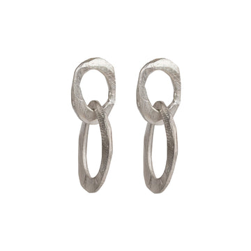 The Silver Skipping Stones Double Oval Earring bring style and a playful charm that you will love!